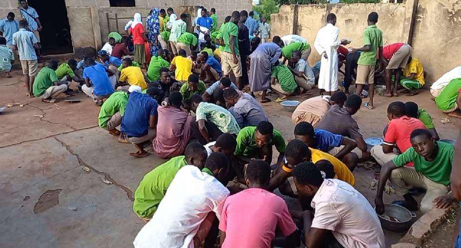 Video Islamic SHS students squat to eat; sleep in bed bug infested dormitories