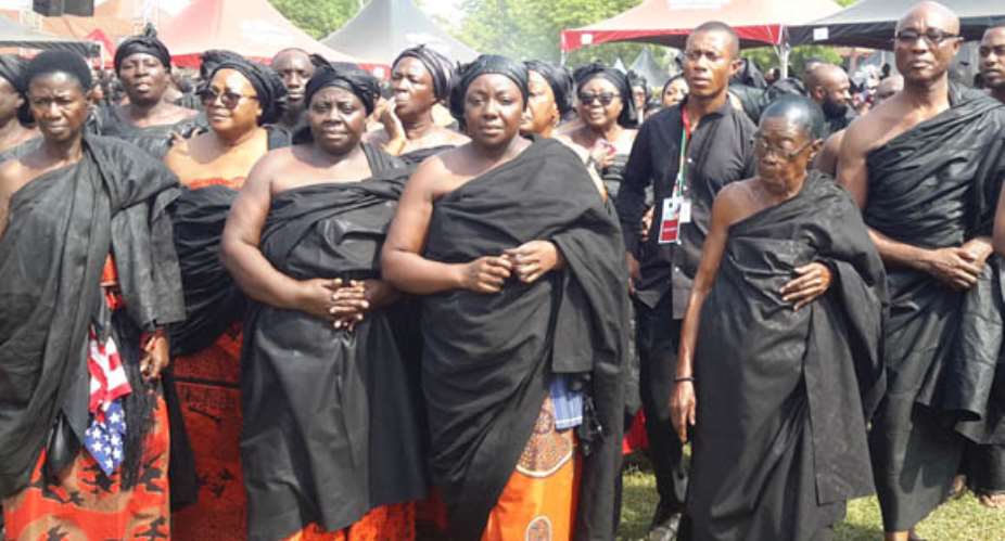 Lady Julia Osei Tutu arriving at the forecourt of the Manhyia Palace