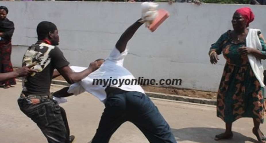 Two 'Mugus' Fight Over Woman On Court Premises