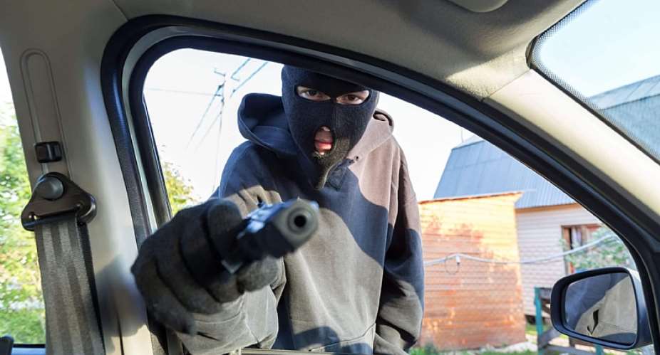 Buoho: Armed robbers snatch taxi cab from driver at gunpoint