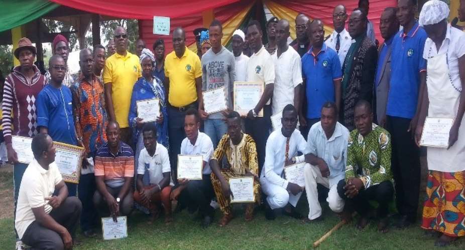 Awardees franked with DCE and MP