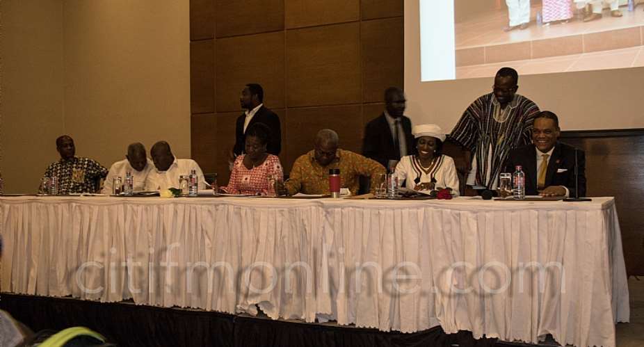Presidential candidates sign peace accord ahead of polls