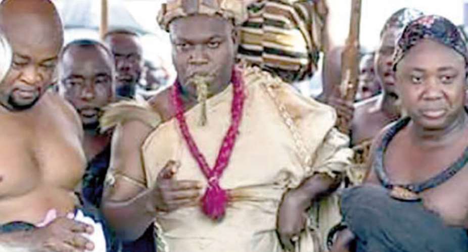 Akwamuhene Storms Manhyia With 400- Year-Old Cloth