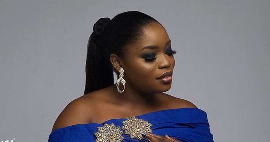 BBN Star, Bisola Aiyeola Celebrates 33rd Birthday with Cute Photos