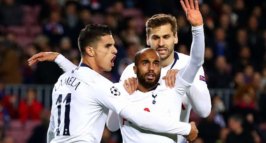 Moura's Late Goal In Barcelona Takes Tottenham Through To Last 16
