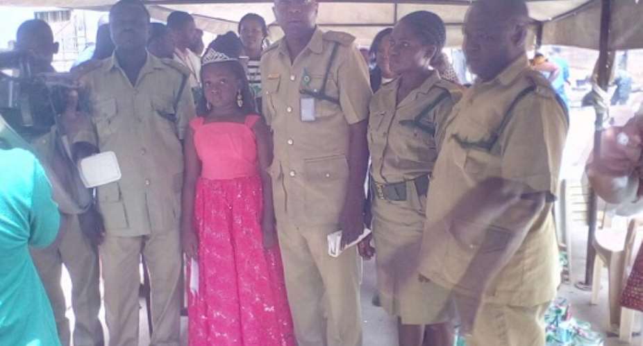 8years old beauty queen visits Suleja Prison, Donates Materials