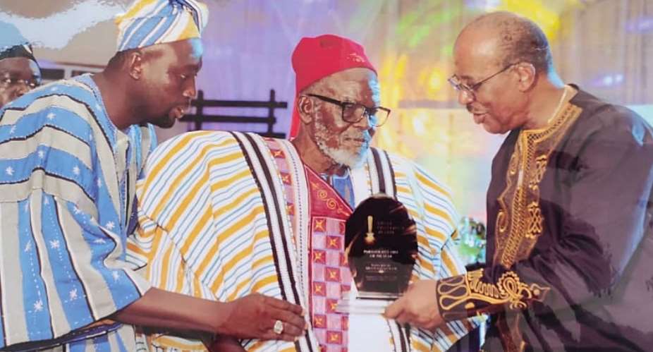 Bawku Naba grabs top award