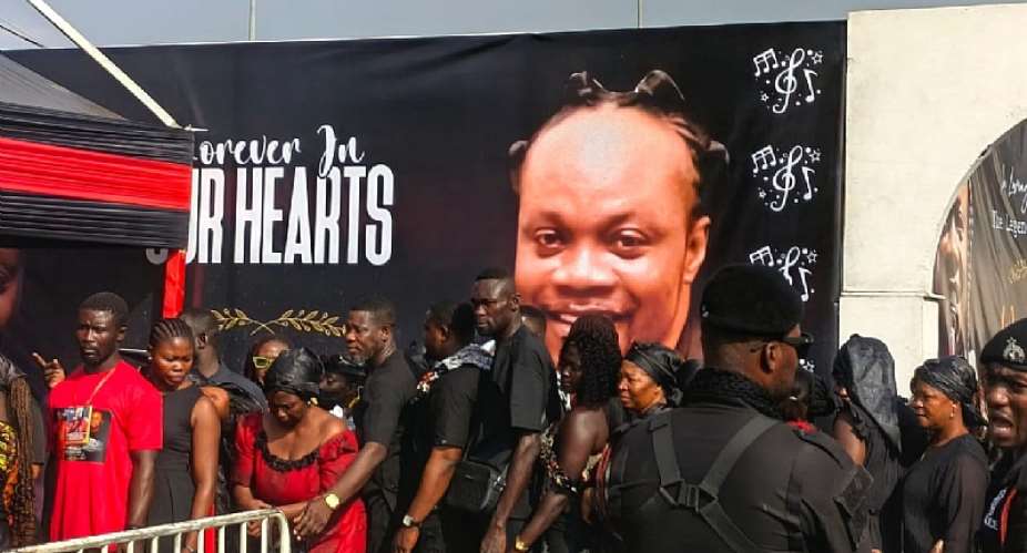 Rain Couldn’t Stop Lumba’s Farewell: Fans Dance Through the Storm
