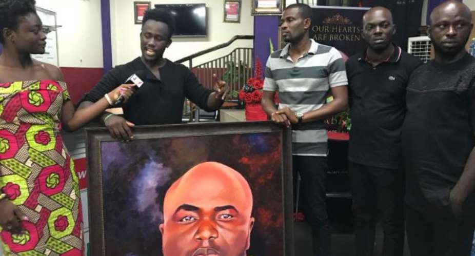Photos: Talented Artist Presents KABA Painting To Multimedia