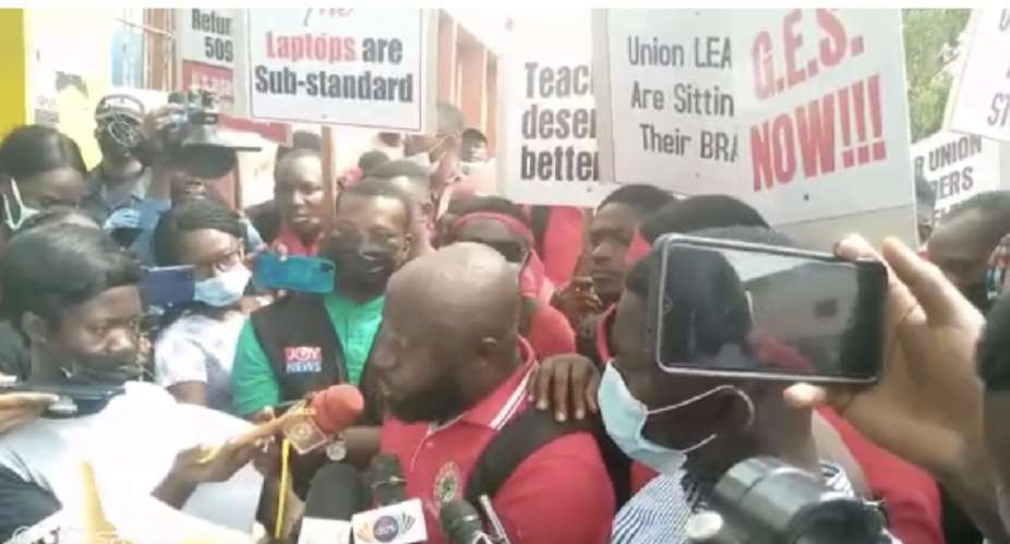 1teacher-1laptop: Refund our money or we will shut down offices – Angry teachers march
