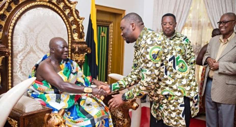 Abdul Moomin Gbana pays courtesy call on Otumfuo Osei Tutu II