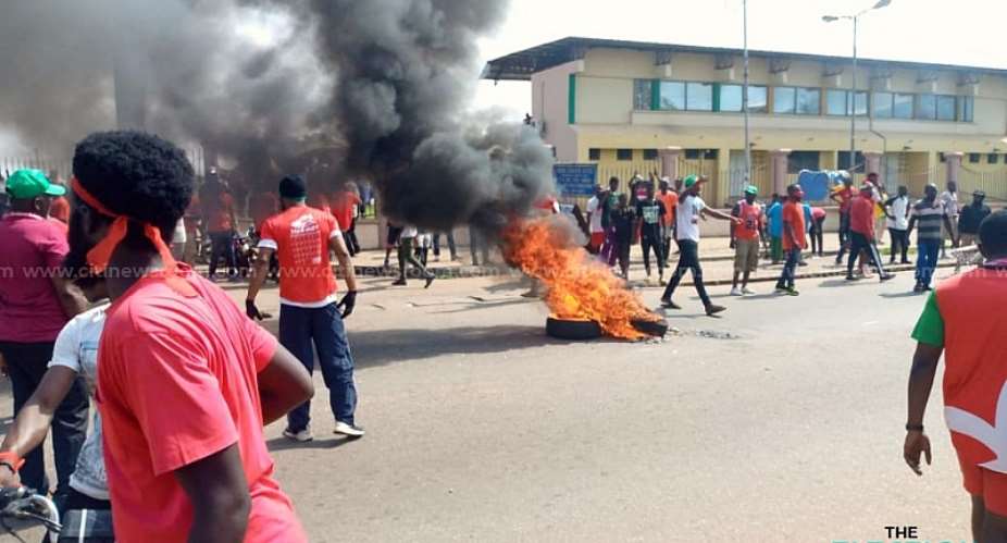 NDC protestors storm Manhyia District Police Command over alleged arrest of colleagues