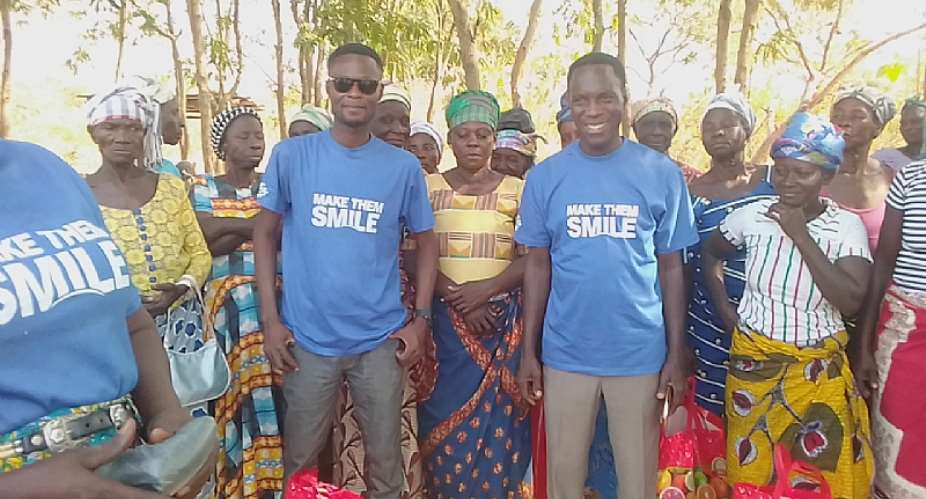 Reta Foundation Makes Donations To Widows In The Atebubu Amantin Municipality