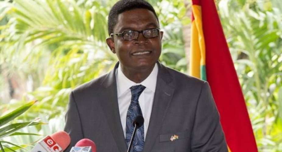 Dr Emmanuel Akwetey