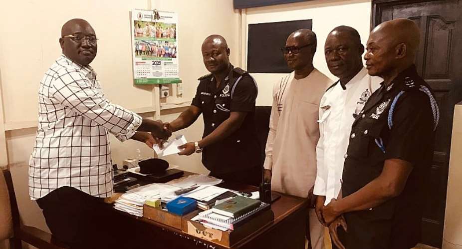 Survival of fatal accident donates to police