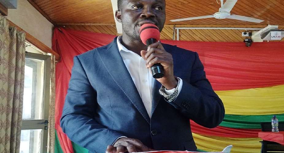 THE MCE DELIVERING HIS SESSIONAL ADDRESS
