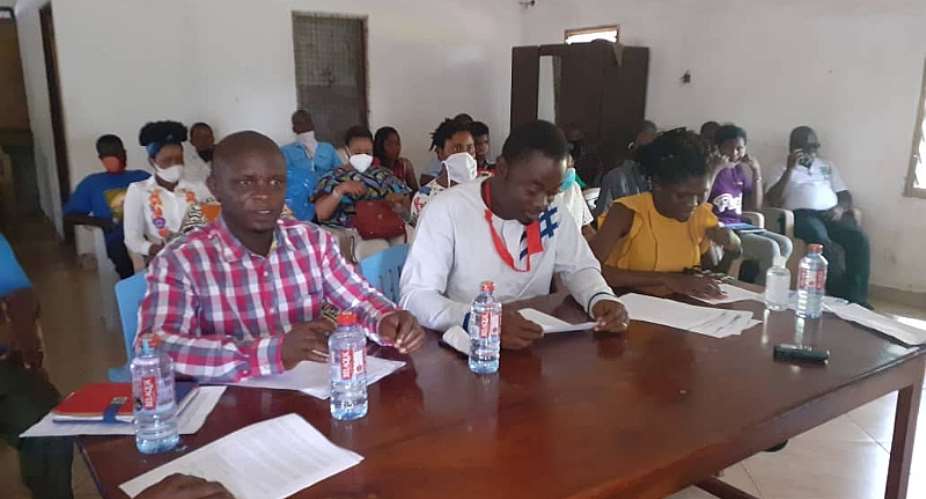 Aggrieved teachers endorse Mahama to come and pay salary arrears owed them