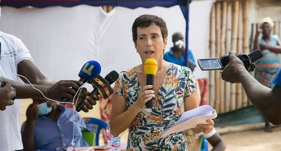 EU Ambassador to Ghana hands over a community centre to the clam fishers and processors of Ada