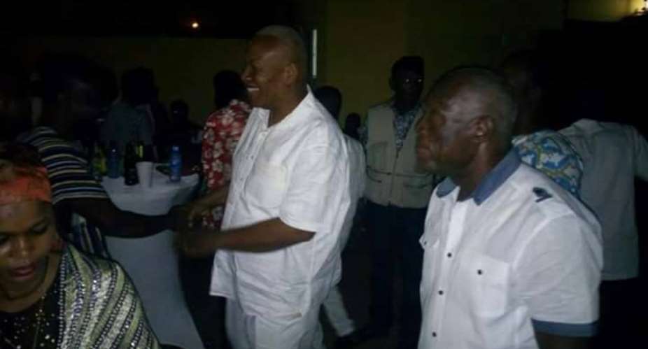 Prof Alabi holds Christmas party for his teeming supporters