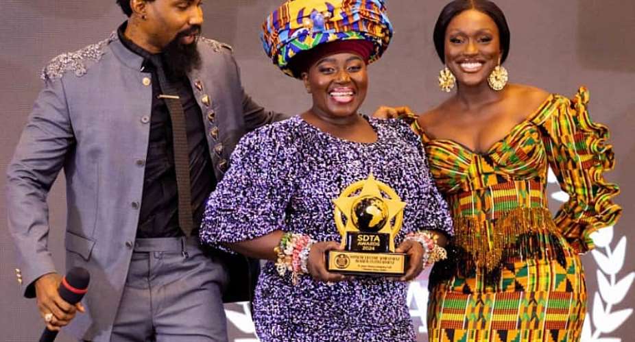 Akumaa Mama Zimbi shines at SDTA Awards 2024, receives Supreme Lifetime Achievement Award