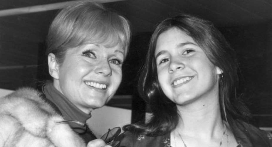 US actress Debbie Reynolds dies grieving for daughter Carrie Fisher