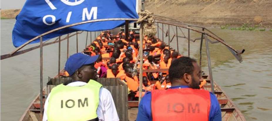Relocation by boat, which is the only means of transport from the TergolAkobo entry point, began on 18 February, in Ethiopia. IOM operates five 200-seater boats and one luggage boat.