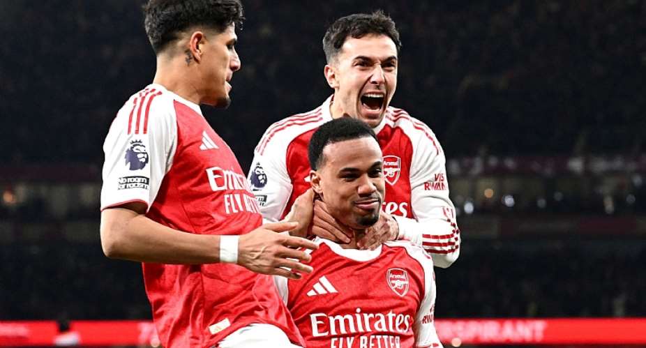PL: Arsenal thump Aston Villa to end year five points clear
