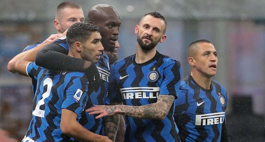 Hakimi e Lukaku esultano assieme in Inter-BolognaImage credit: Getty Images