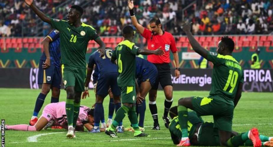 2021 AFCON: Senegal criticised after Sadio Mane plays on despite suspected concussion