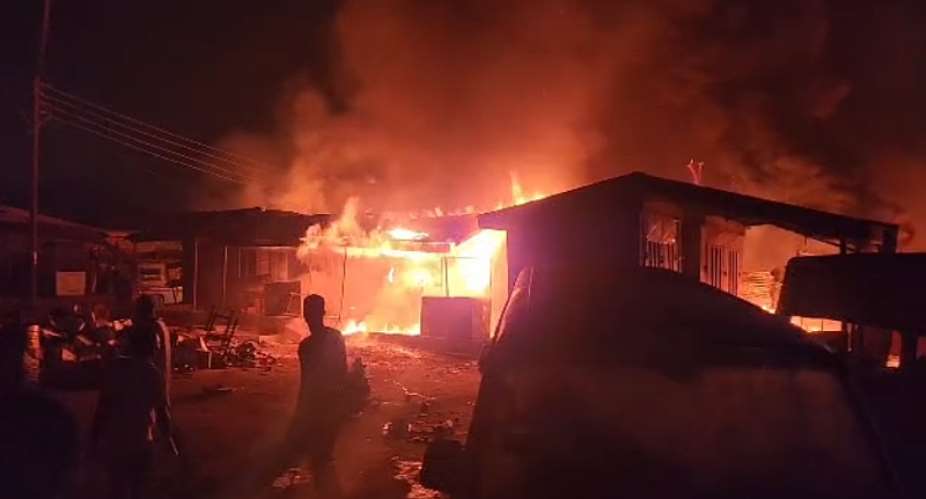 Fire ravages Sofoline Magazine in Kwadaso, hundreds of shops and workshops destroyed