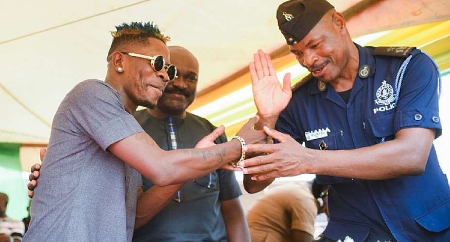 Shatta Wale Presents Ghc150,000 Worth Of Items To Farmers