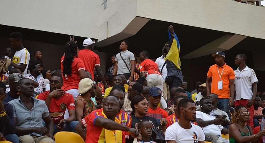 GHPL: Watch How Furious Hearts of Oak Fan Tried To Attack Referee After Defeat