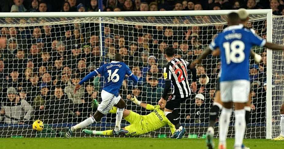 PL: Everton out of relegation zone after stunning Newcastle at fired-up Goodison