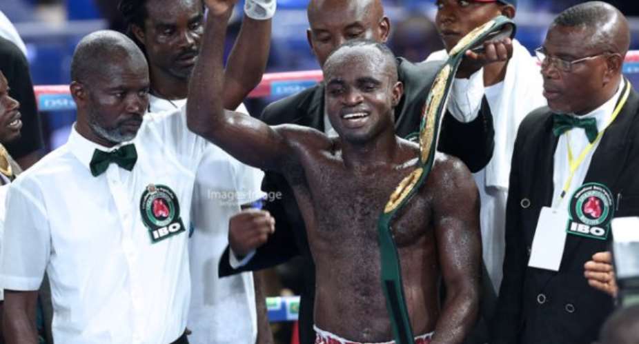 Tagoe Beats Saucedo In Controversial 10th Round Stoppage To Retain World Title