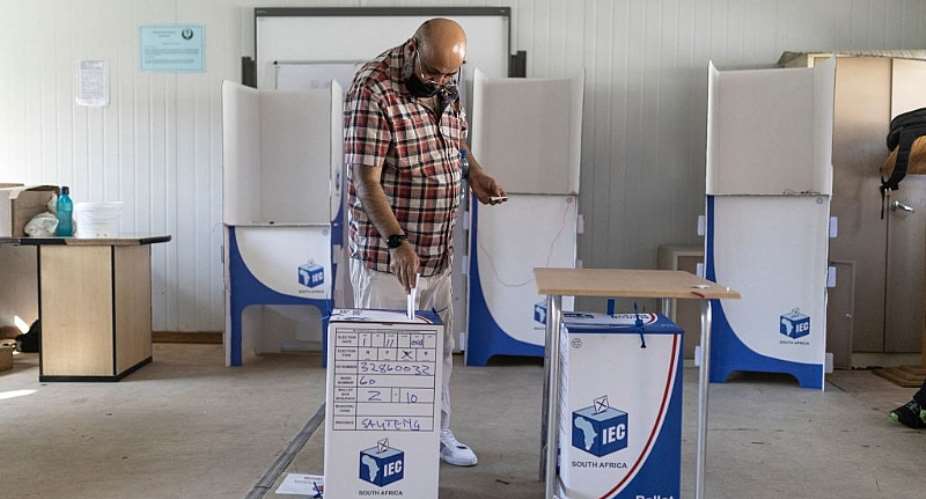 Abstention in the 2021 local government election was largely driven by a combination of individual and administrative barriers. - Source: Guillem SartorioAFP via Getty Images