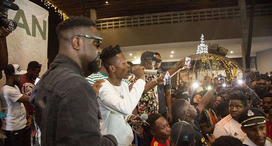 Sarkodie, Akwaboah, And thousands of Music Fans Troop In TO Support Strongmans STN EP Launch