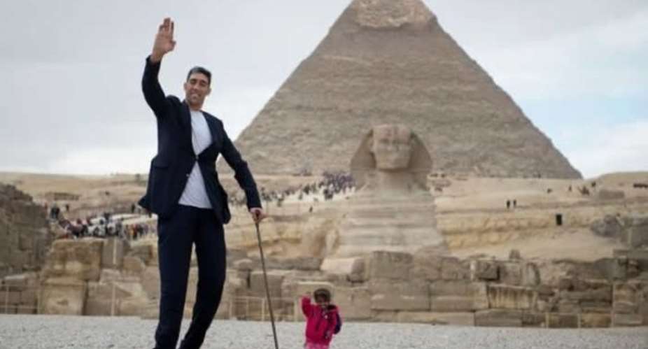 Egypt Welcomes World's Tallest Man And Shortest Woman