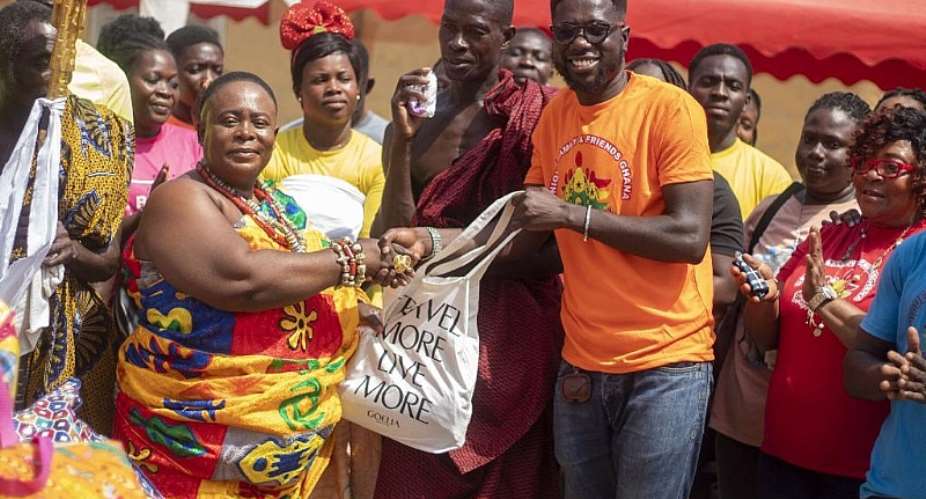 Takoradi: Unique Family and Friends Ghana Foundation donates to Bosomdo and Krobo