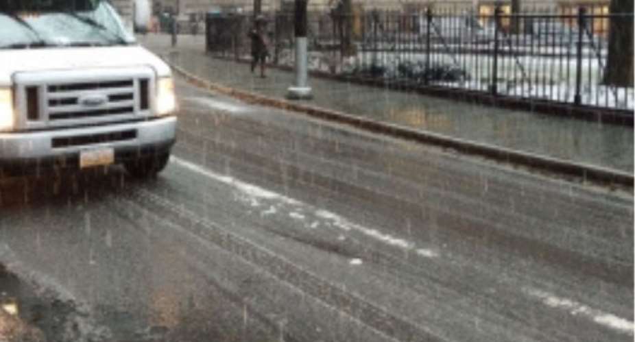 Major winter storm sweeps across USA, causing travel disruptions