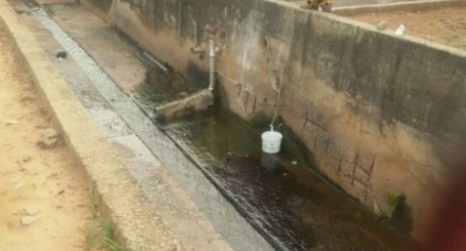 Bubuashie Residents Compelled To Resort To Gutter Water