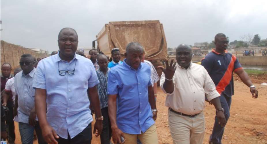 Chief Of Staff Inspects Odaw Drainage