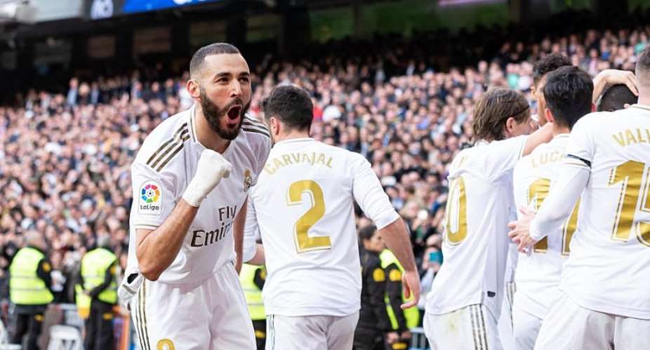 Karim Benzema celebrates