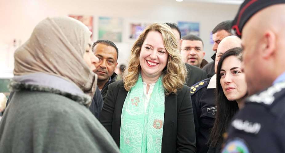 At the Jordanian border with Syria, IOM Director General Amy Pope met with Syrian returning to Syria. Photo Credit: IOM 2025/ Feda’a Al Qatatshah