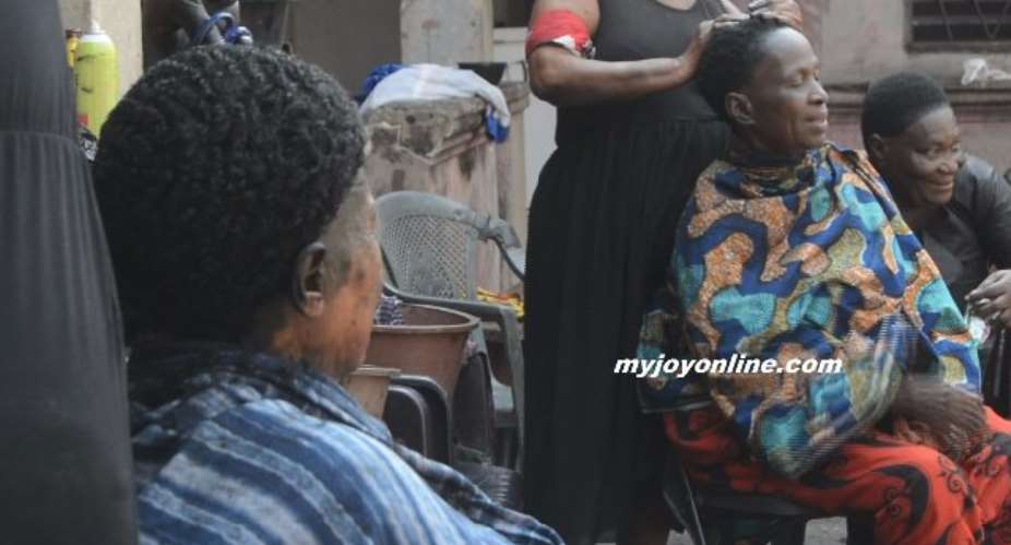 Traditional barbers in Kumasi cash in on dansinkran  royal hair cut