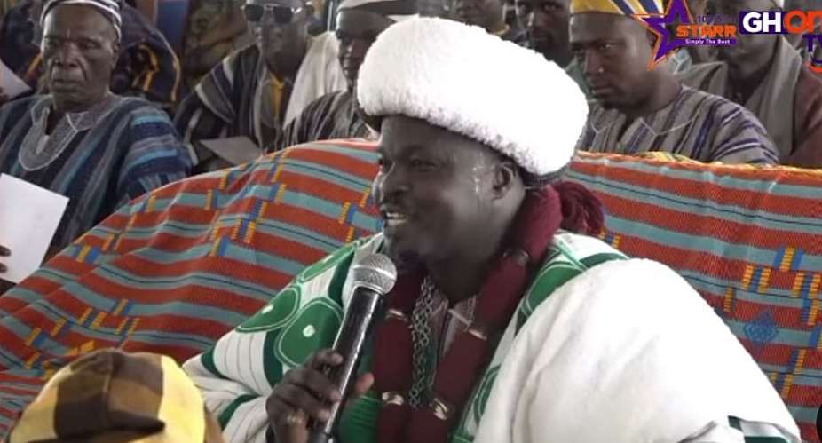 Paramount Chief of the Kpassa Traditional Area, Dr. Ubor Tossan Konja VI, endorsing Dr. Mahamudu Bawumias candidacy