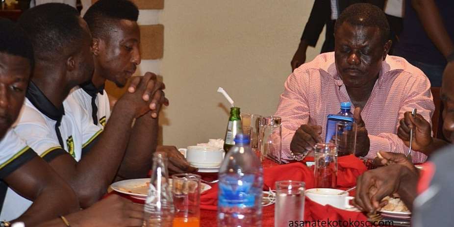 Dr. Kwame Kyei Enjoys Dinner With Asante Kotoko Playing Body PHOTOS