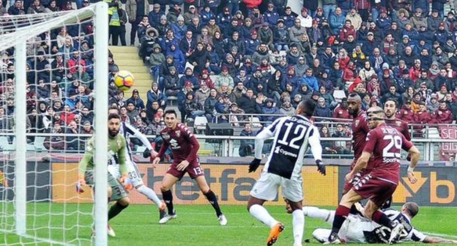 Alex Sandro Goal Wins Turin Derby fFr Juve
