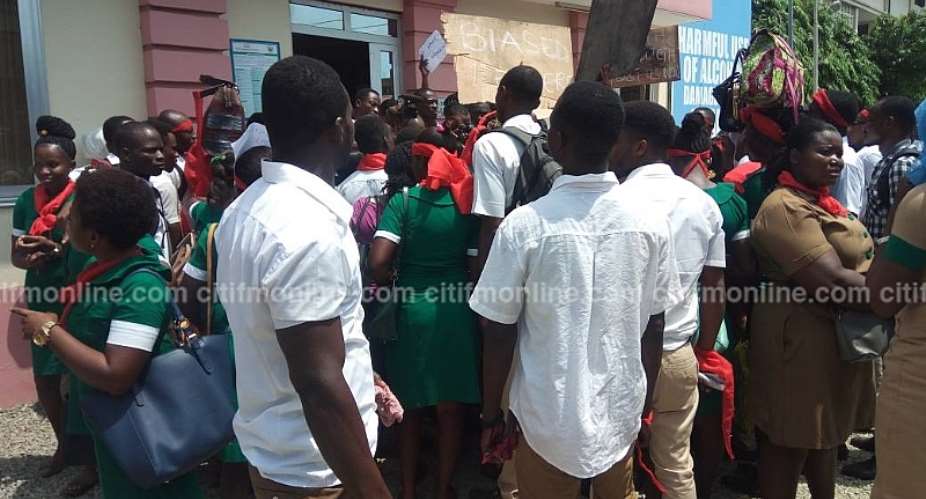 Protesting Graduate Nurses Dispersed By Police At Health Ministry
