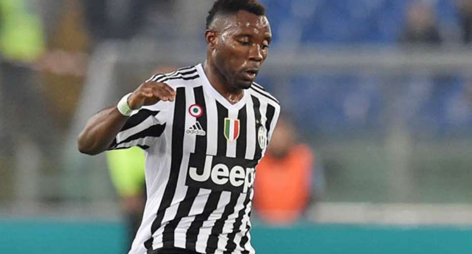 Kwadwo Asamoah arrives in Portugal with Juventus for Champions League clash with Porto