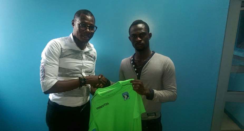 Experienced midfielder Alhaji Sanie signs two-year deal with Bechem United